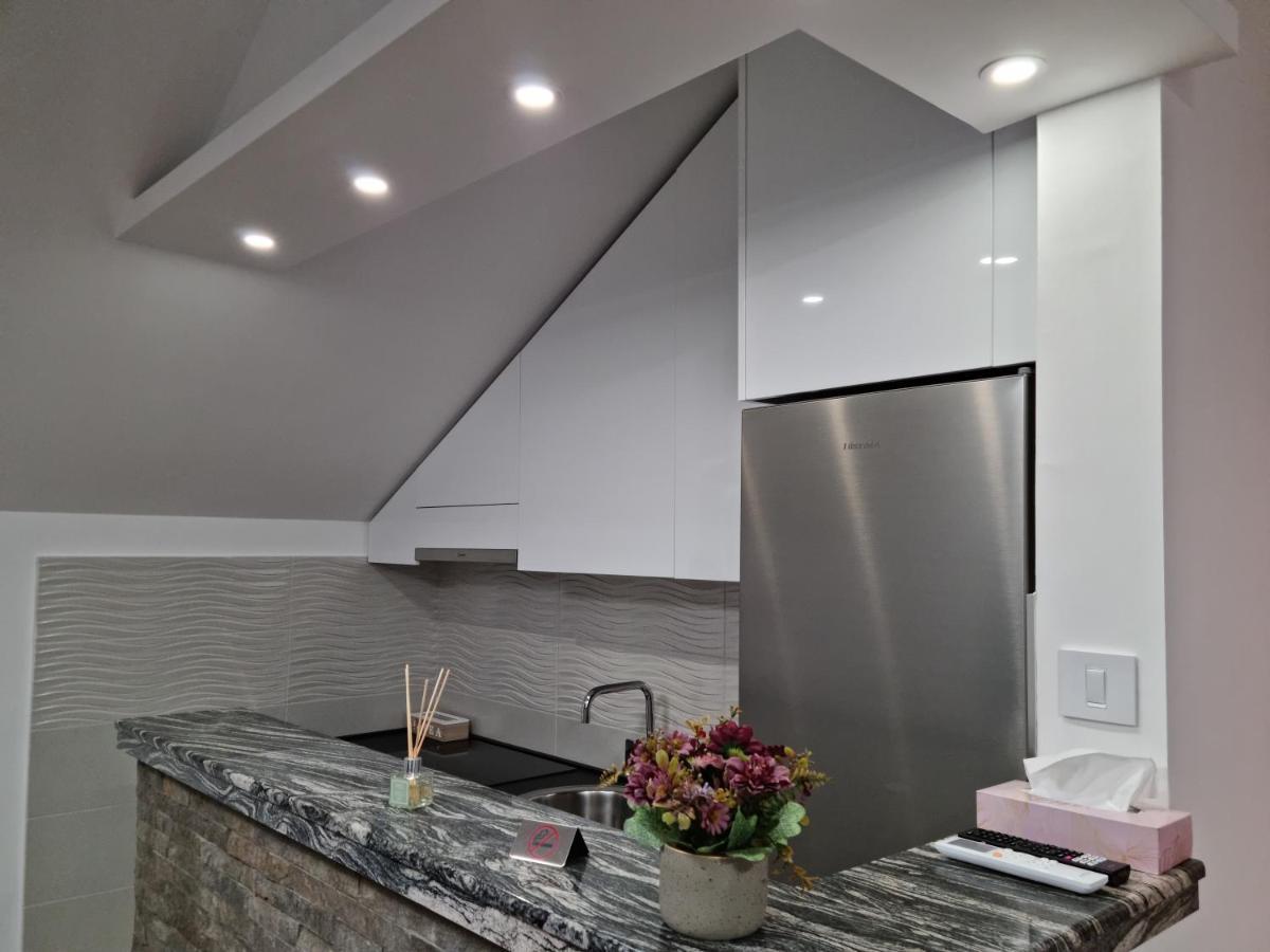 Lilien Apartment Airport Ledine Екстер'єр фото