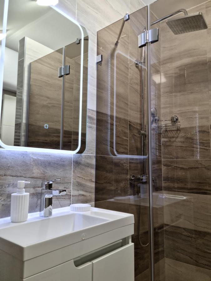 Lilien Apartment Airport Ledine Екстер'єр фото