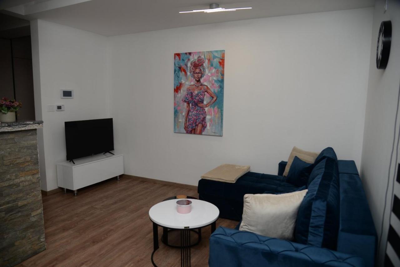 Lilien Apartment Airport Ledine Екстер'єр фото
