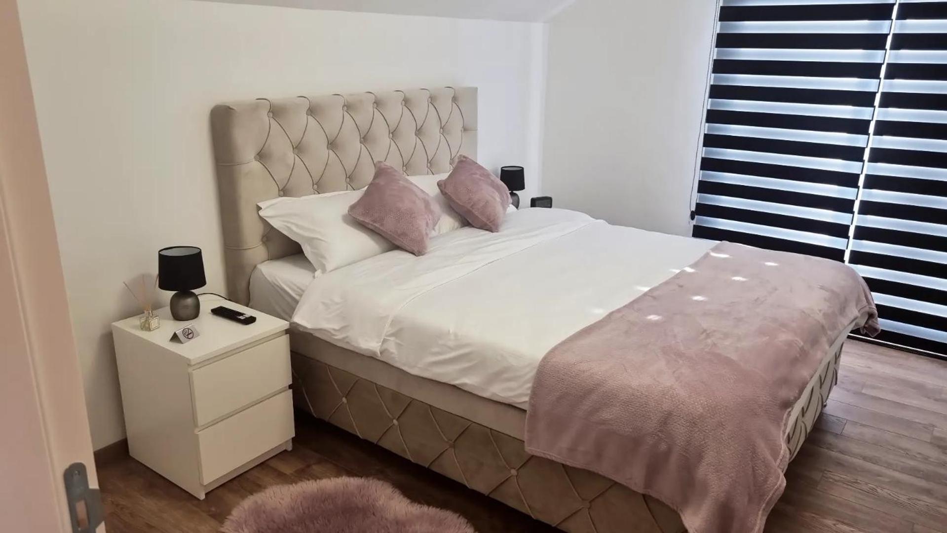 Lilien Apartment Airport Ledine Екстер'єр фото